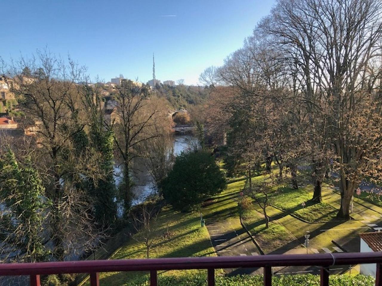 Chez Jean-Claude, Vue Panoramique Au Reveil Lägenhet Poitiers Exteriör bild